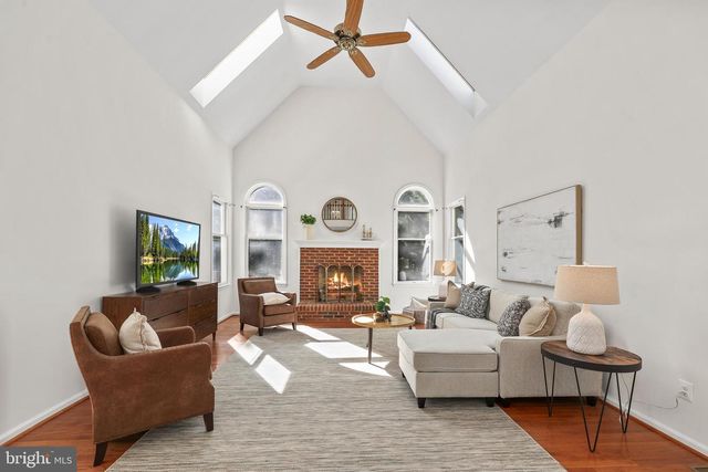 12741 OAK FARMS DR, Herndon, VA 20171