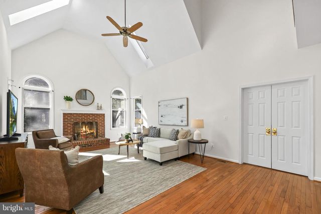 12741 OAK FARMS DR, Herndon, VA 20171