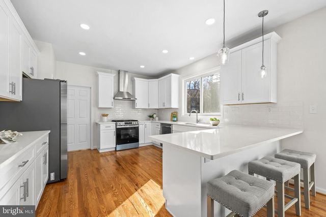 12741 OAK FARMS DR, Herndon, VA 20171