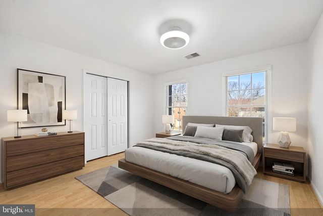 12741 OAK FARMS DR, Herndon, VA 20171