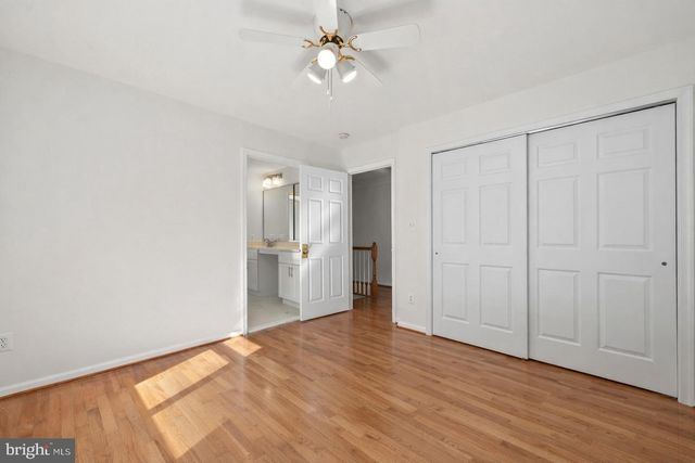 12741 OAK FARMS DR, Herndon, VA 20171