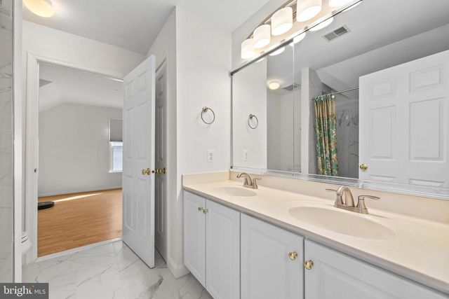 12741 OAK FARMS DR, Herndon, VA 20171