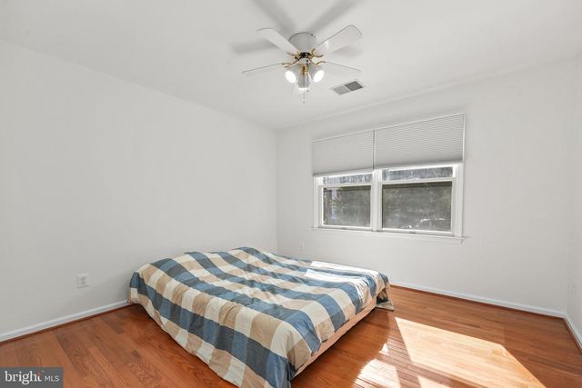 12741 OAK FARMS DR, Herndon, VA 20171