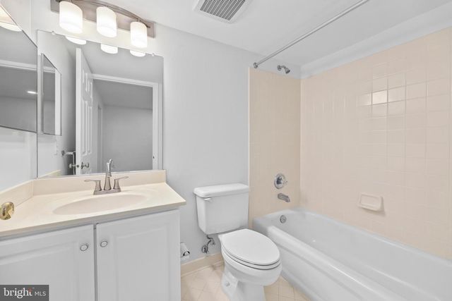 12741 OAK FARMS DR, Herndon, VA 20171