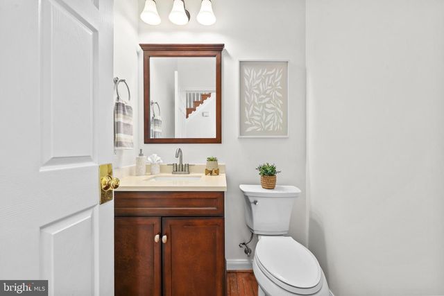 12741 OAK FARMS DR, Herndon, VA 20171