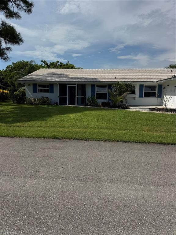 30 Maui CIR 30, NAPLES, FL 34112 — exterior