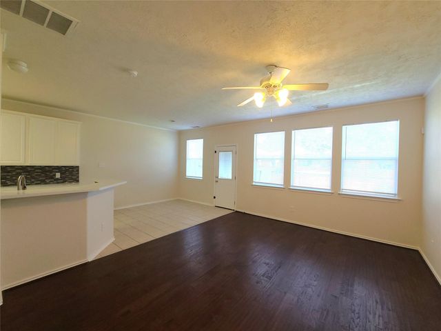 231 W Stedhill Loop, The Woodlands, TX 77384