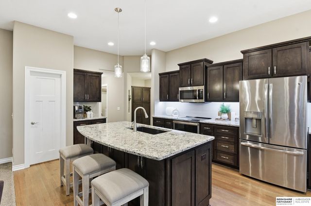 2725 N 189 Street, Elkhorn, NE 68022