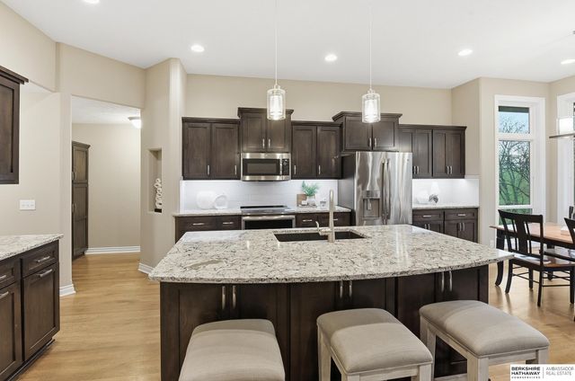 2725 N 189 Street, Elkhorn, NE 68022