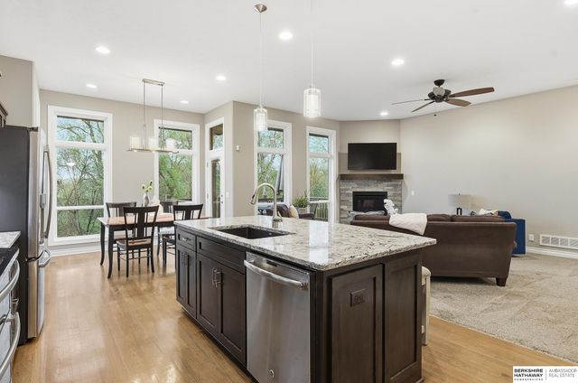 2725 N 189 Street, Elkhorn, NE 68022