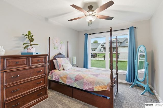 2725 N 189 Street, Elkhorn, NE 68022
