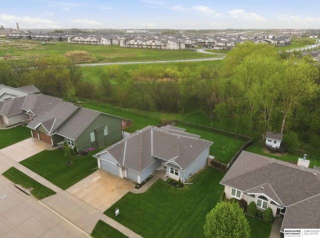 2725 N 189 Street, Elkhorn, NE 68022