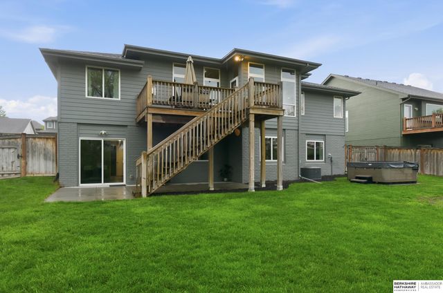 2725 N 189 Street, Elkhorn, NE 68022