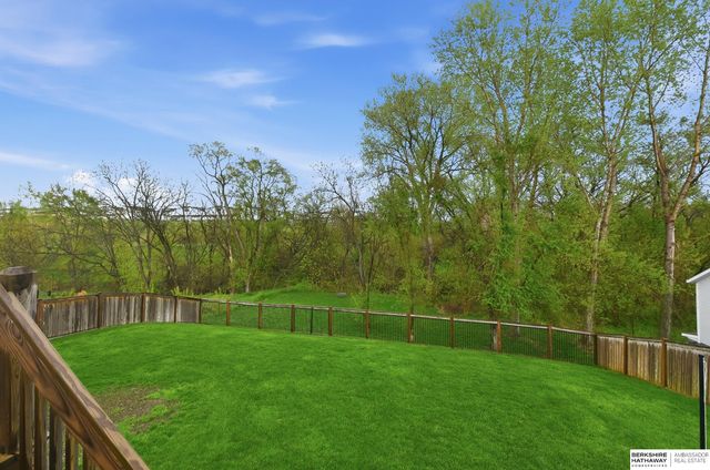 2725 N 189 Street, Elkhorn, NE 68022