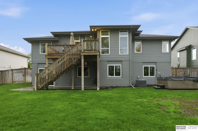 2725 N 189 Street, Elkhorn, NE 68022