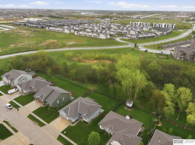 2725 N 189 Street, Elkhorn, NE 68022