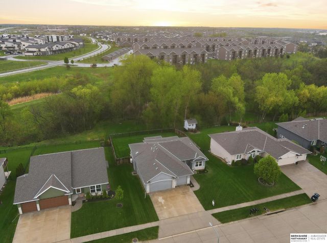 2725 N 189 Street, Elkhorn, NE 68022