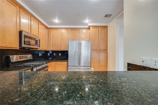 9610 Zelzah 301, Northridge, CA 91325