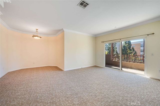 9610 Zelzah 301, Northridge, CA 91325