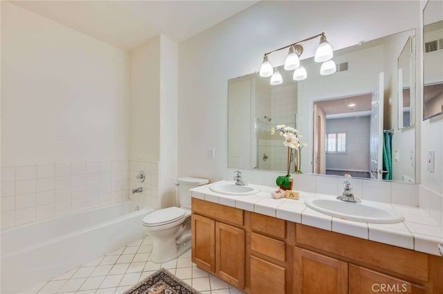 9610 Zelzah 301, Northridge, CA 91325