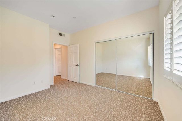 9610 Zelzah 301, Northridge, CA 91325