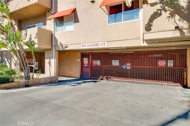 9610 Zelzah 301, Northridge, CA 91325