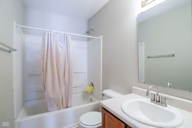 5985 Claymont Boulevard, Plainfield, IN 46168