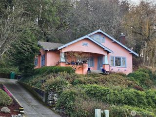 1130 East Bay Drive NE, Olympia, WA 98506