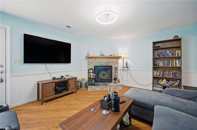 2078 Nansemond PW, Suffolk, VA 23434