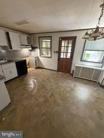 3007 W 10TH ST, Chester, PA 19013