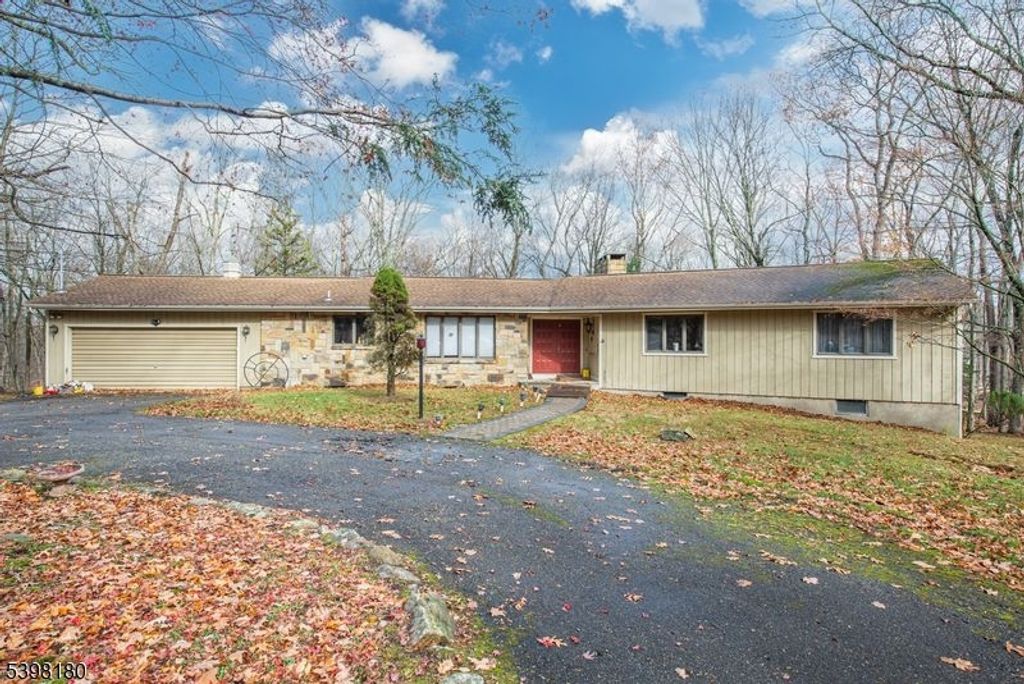 24 Wehrli Rd, Washington Twp., NJ 07853