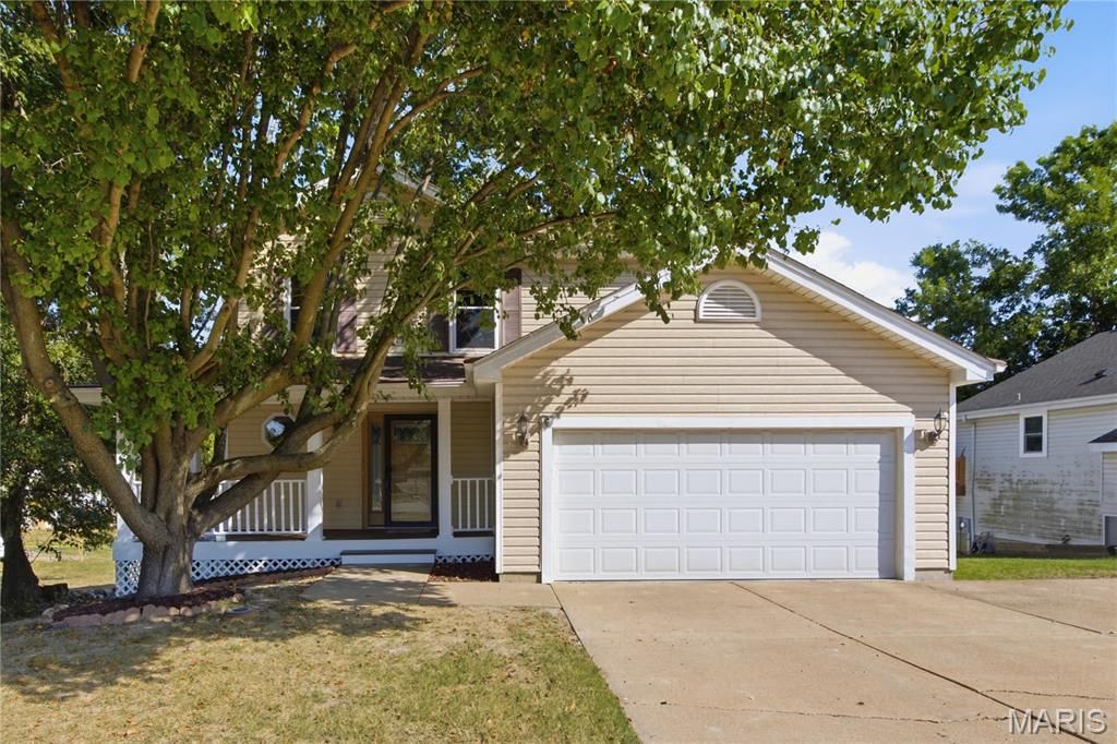 2724 Smiley Road, Maryland Heights, MO 63043