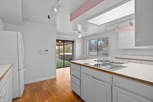 1249 La Loma Drive, Medford, OR 97504