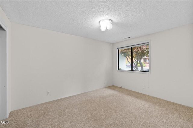 1249 La Loma Drive, Medford, OR 97504