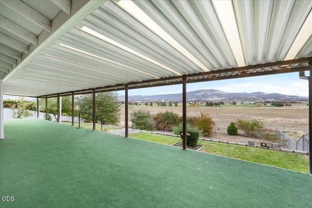 1249 La Loma Drive, Medford, OR 97504