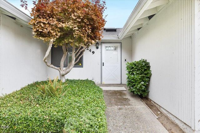 1249 La Loma Drive, Medford, OR 97504