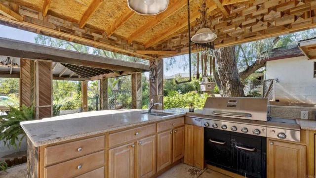 2919 Pioneer Way, Jamul, CA 91935