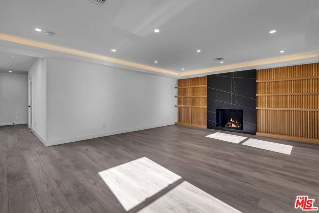 9343 W Olympic Boulevard, Beverly Hills, CA 90212