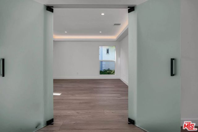 9343 W Olympic Boulevard, Beverly Hills, CA 90212