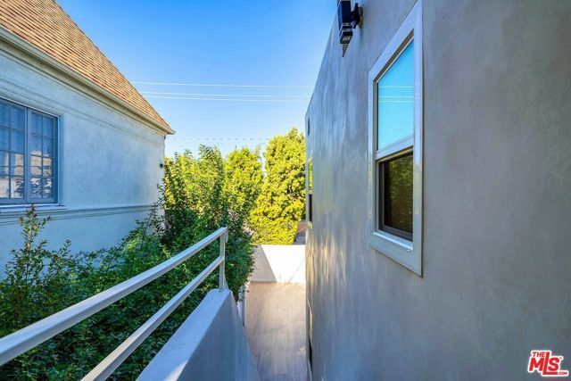 9343 W Olympic Boulevard, Beverly Hills, CA 90212