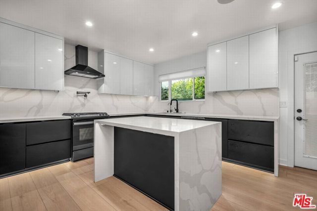 9343 W Olympic Boulevard, Beverly Hills, CA 90212