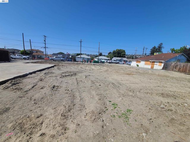 867 E Lewelling Blvd, Ashland, CA 94541