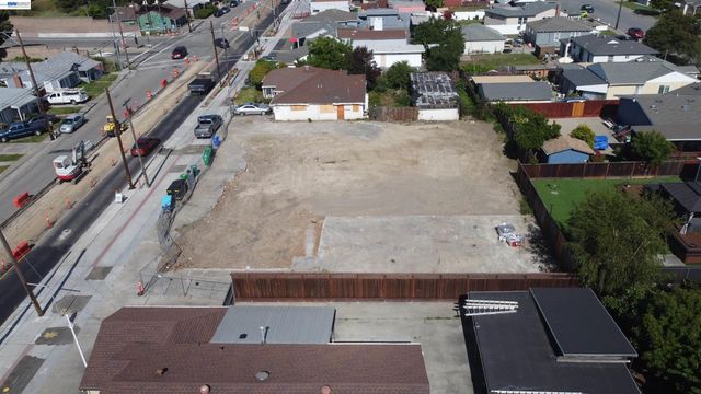 867 E Lewelling Blvd, Ashland, CA 94541