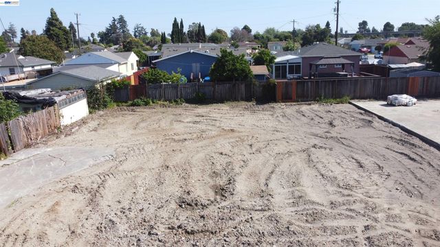 867 E Lewelling Blvd, Ashland, CA 94541