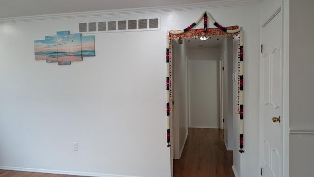 39613 Village Wood Lane, Novi, MI 48375