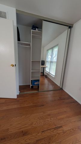 39613 Village Wood Lane, Novi, MI 48375