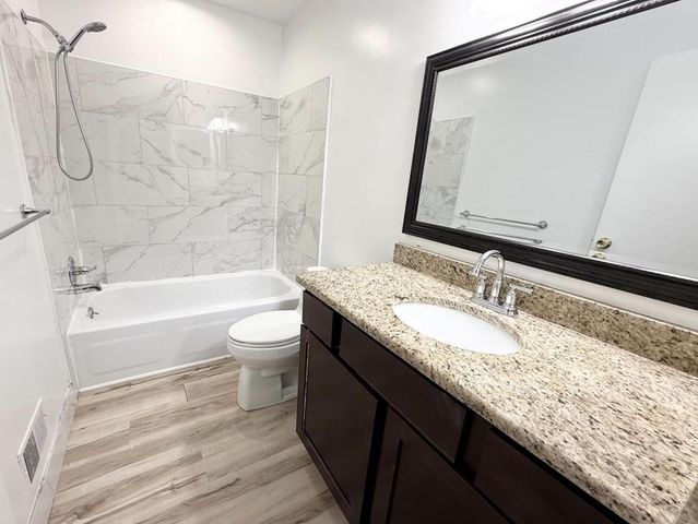 39613 Village Wood Lane, Novi, MI 48375