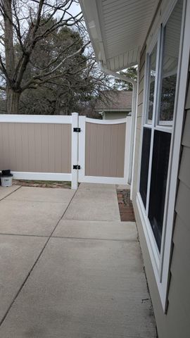 39613 Village Wood Lane, Novi, MI 48375