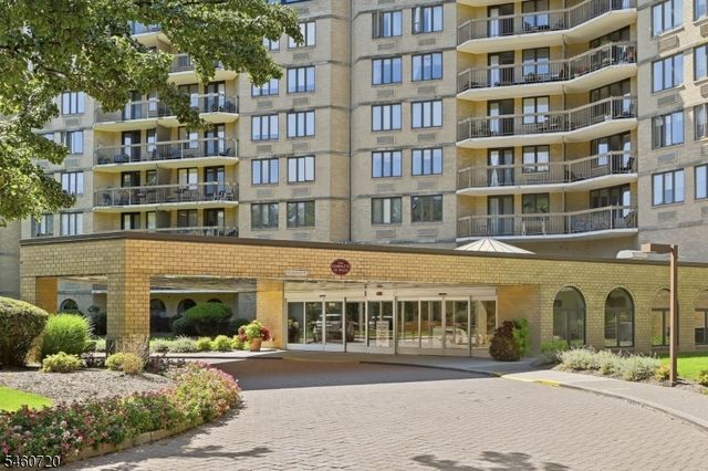10 SMITH MANOR BLVD 607, West Orange Twp., NJ 07052