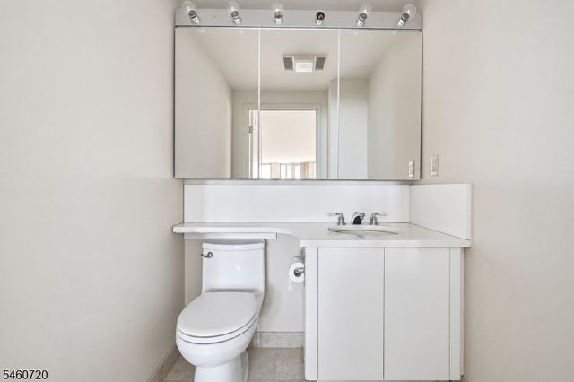 10 SMITH MANOR BLVD 607, West Orange Twp., NJ 07052